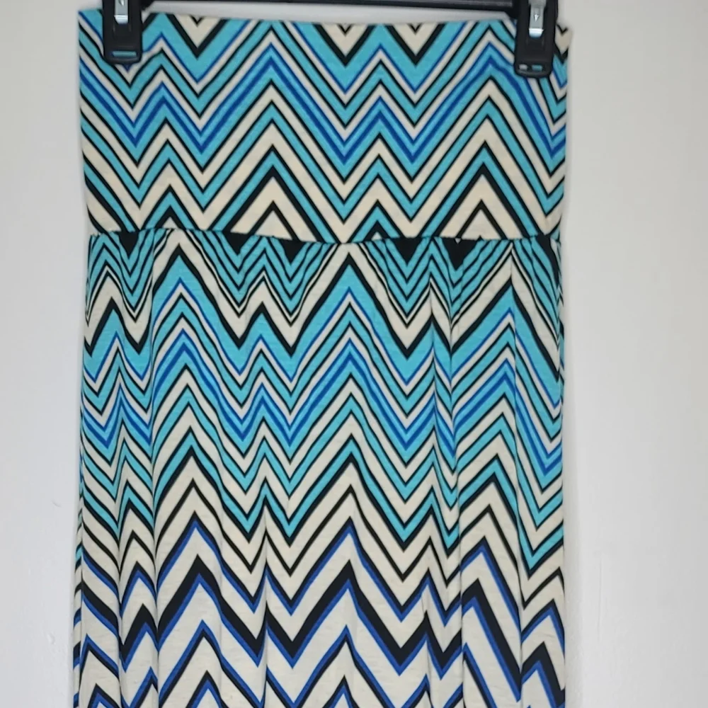 Chevron Patterned Maxi Skirt - Blue and White - Picture 2 of 7